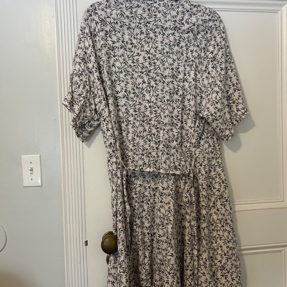H&M Short Tie-Belt Button Down Shirt Dress -  Size Large - Picture 9 of 10